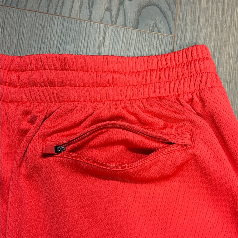 Hurley Men’s Red Mesh Athletic Shorts NWT Size Medium - Picture 5 of 9